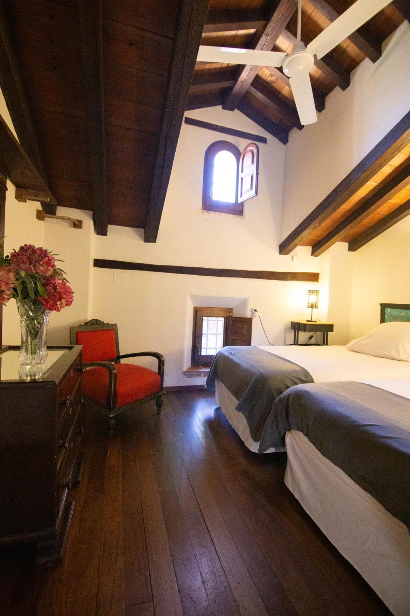 Cortijo Los Arbolitos, Casa Compartida Guejar Sierra Room photo